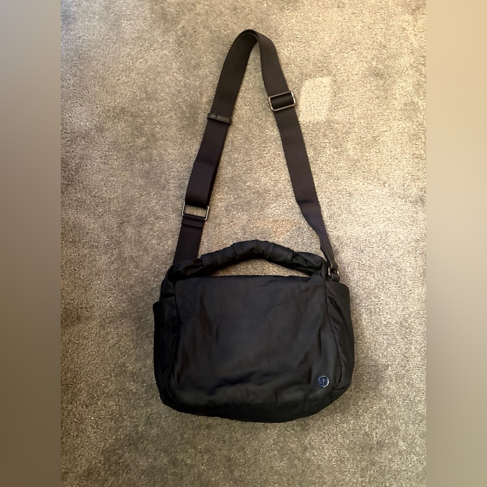 LULULEMON Gathered at Handle Crossbody Bag 6L